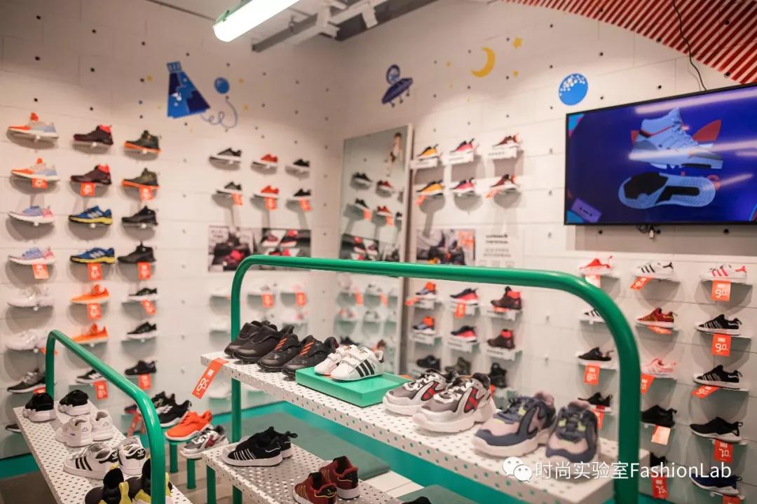 送对年终礼物是当代青年的社交核*器武**