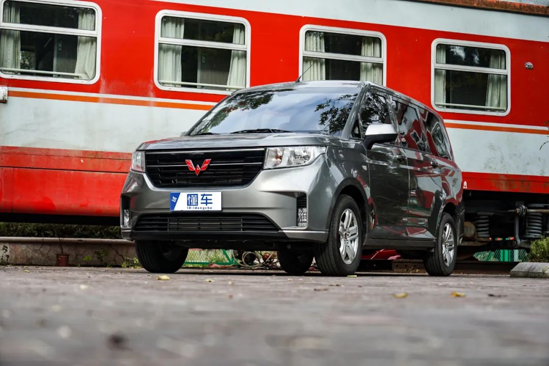 神车新变化五菱宏光plus,神车是否真神评测五菱宏光s