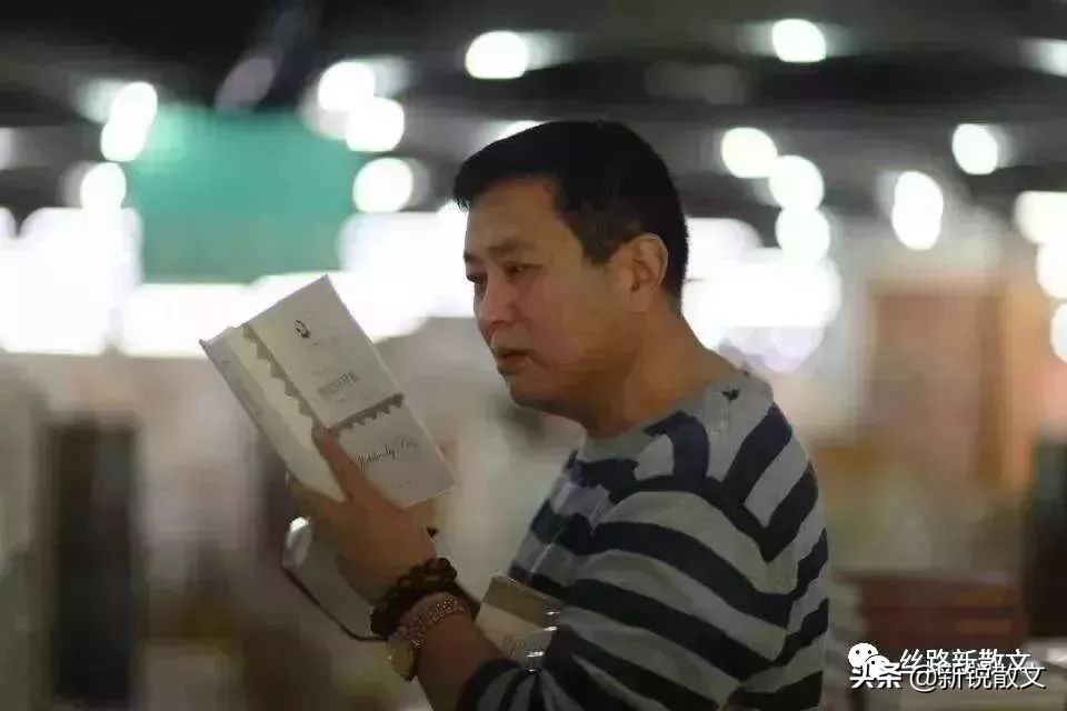 图书，在别人眼里，也许不值一文，对喜欢阅读的人来说是无价之宝