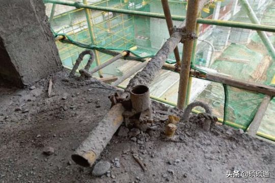 一种新型悬挑架的安装搭设装置,施工现场新型悬挑架