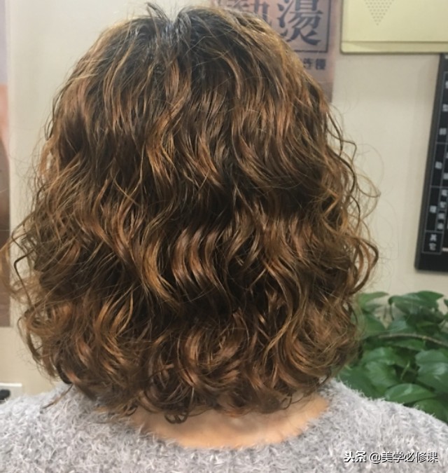 烫发教程软化程度怎么样,如何掌握烫发软化的程度