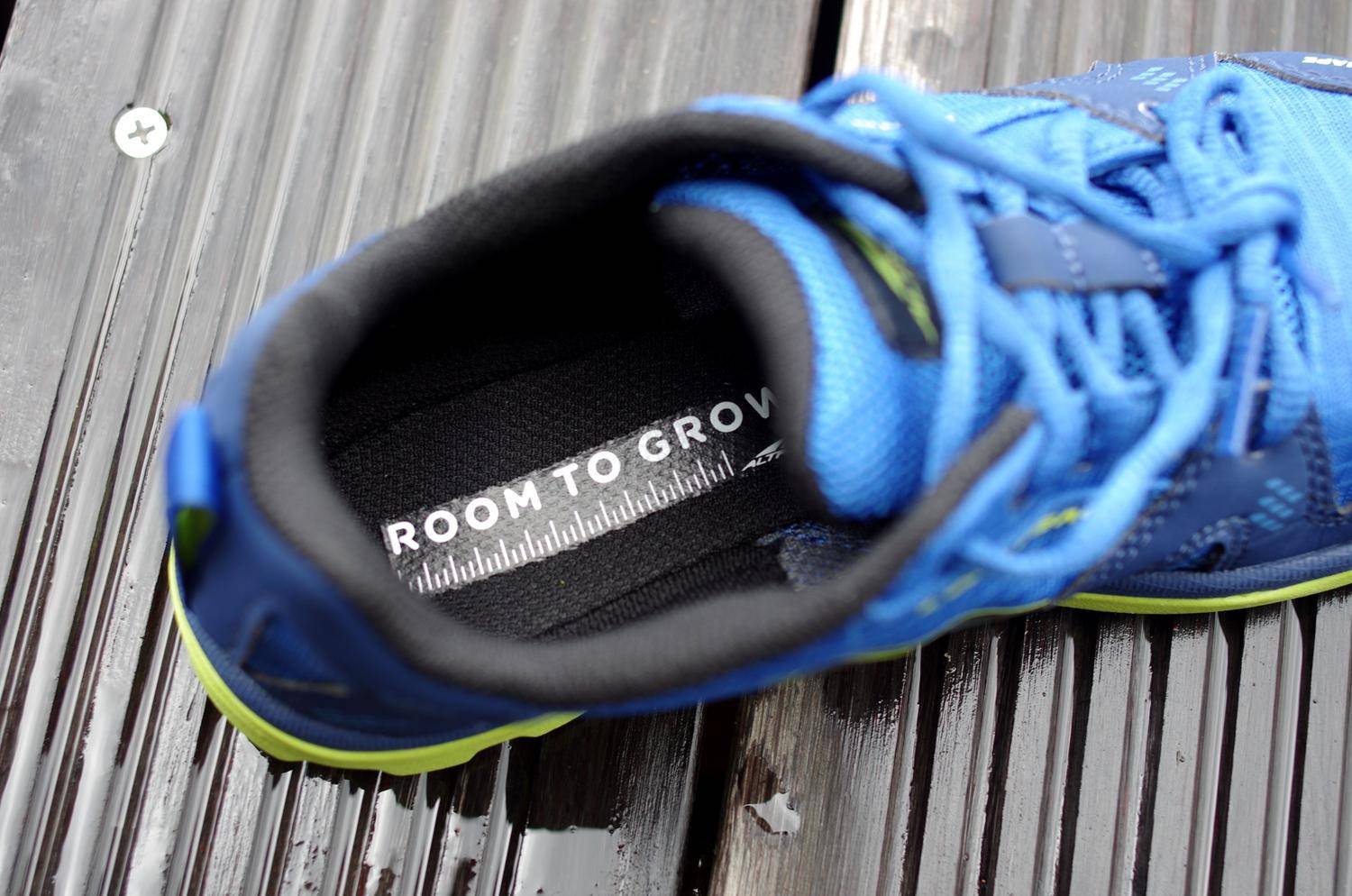 可玩性和实用性极高的跑鞋,既有缓冲又有支撑性的跑鞋推荐