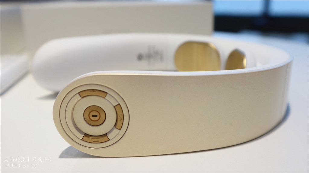 颈部按摩仪是否值得购买,颈部按摩仪测评是放电的吗