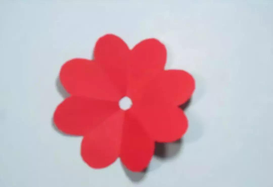 有颜色的玫瑰是怎么做出来的,白玫瑰怎么做七彩玫瑰