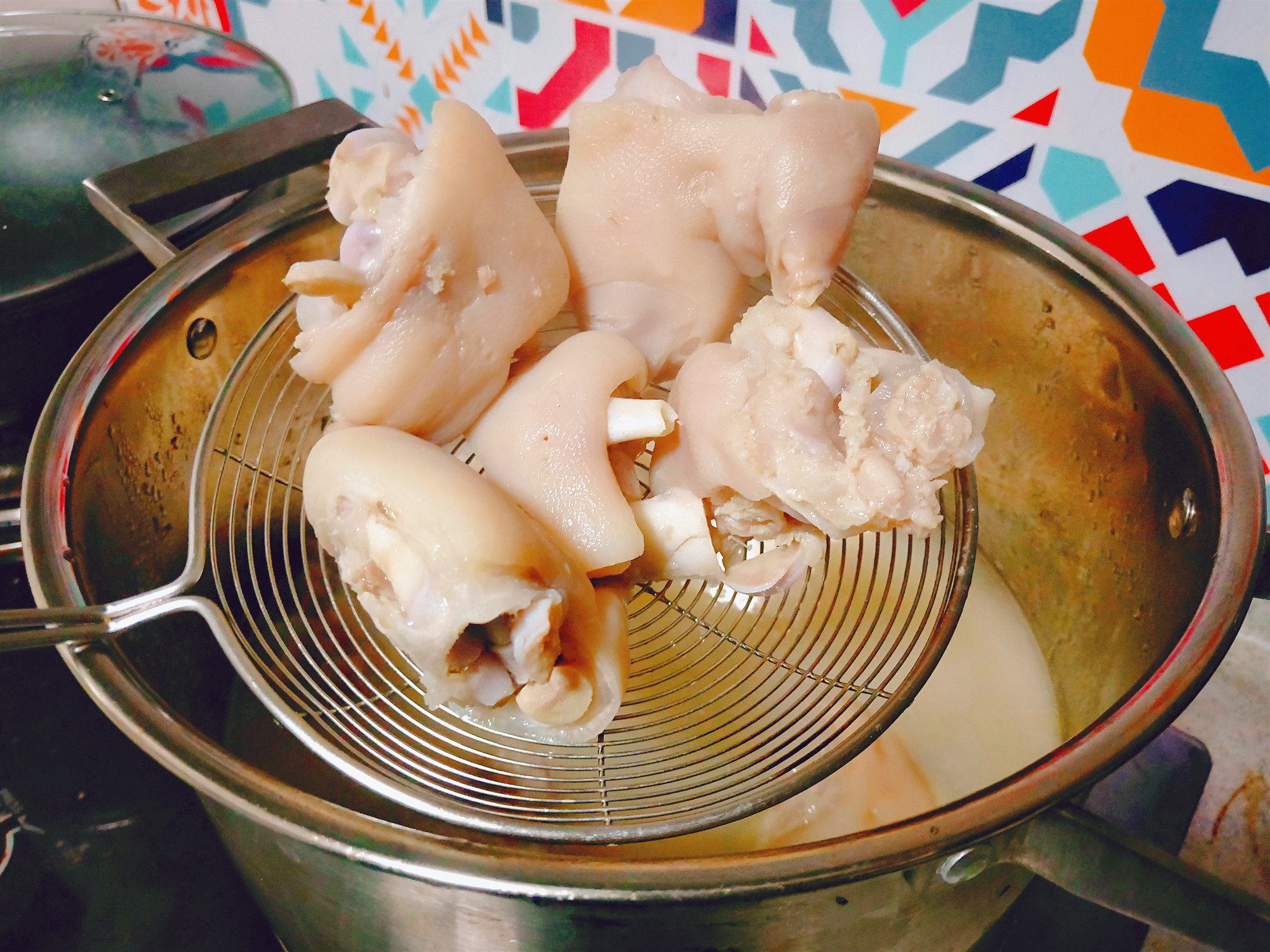 软烂不油腻的烤猪蹄你值得拥有,用4个猪蹄做正宗烤猪蹄