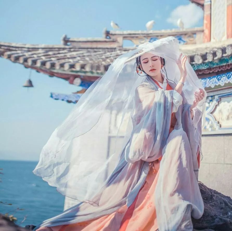 《杠上冷情王爷》高冷王爷专宠小王妃，日常撒糖不停歇