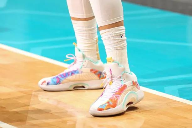 nba2019总决赛g5杜兰特上脚球鞋,nba球员上脚球鞋特雷杨2