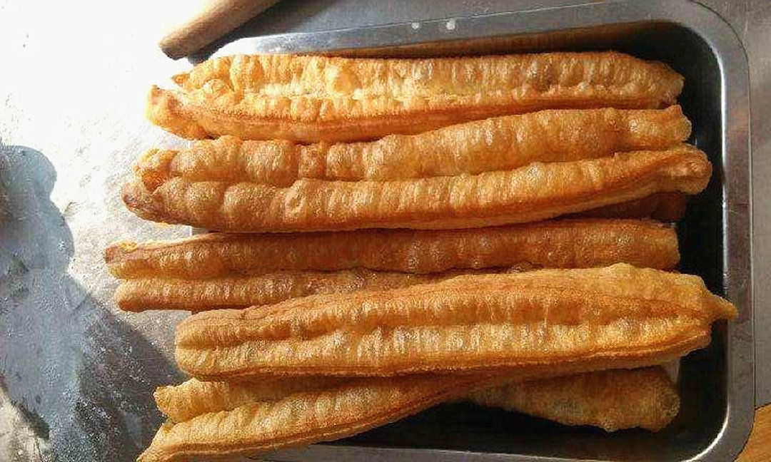 吃油条真的会变笨吗,吃油条会抑制大脑发育吗