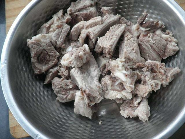 墨鱼排骨汤的最简单做法,排骨炖墨鱼汤做法简单