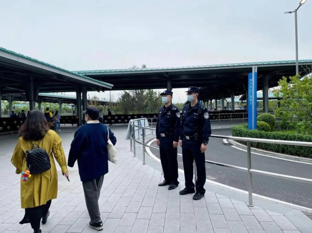 这里有许多故事的英文,纪念我们的每一个故事