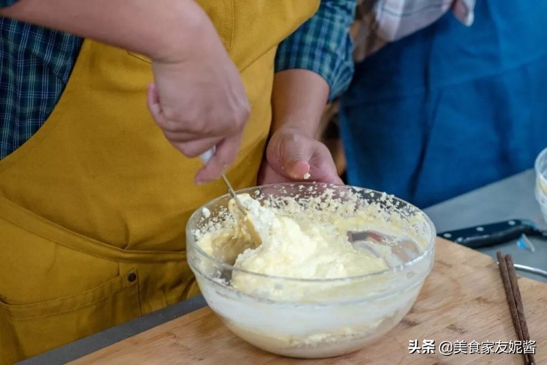 今日美食推荐红薯栗子芝士蛋糕,核桃栗子轻芝士蛋糕制作