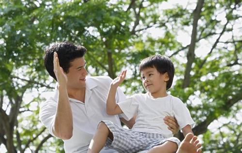 15岁女孩被父母宠成巨婴,女子被父母宠成巨婴