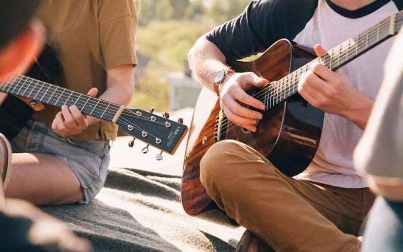 中老年吉他零基础入门自学第四课,自学吉他靠的不是老师是自己