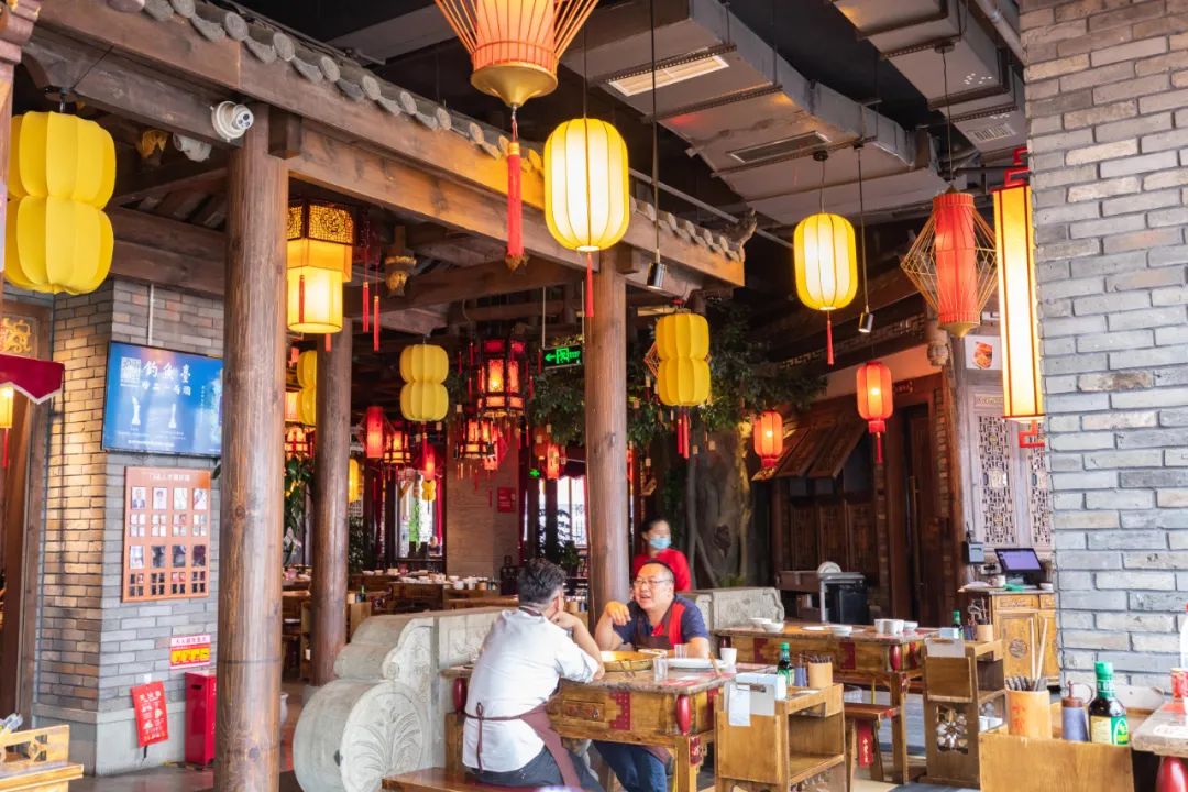 成都美食游最佳攻略,在成都不吃辣应该怎么享用美食