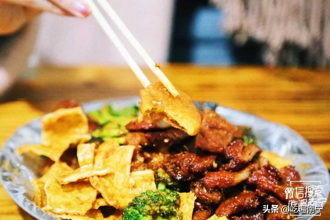 走错2次路，问了3个路人，终于找到偏僻小巷里的这家炸串店！