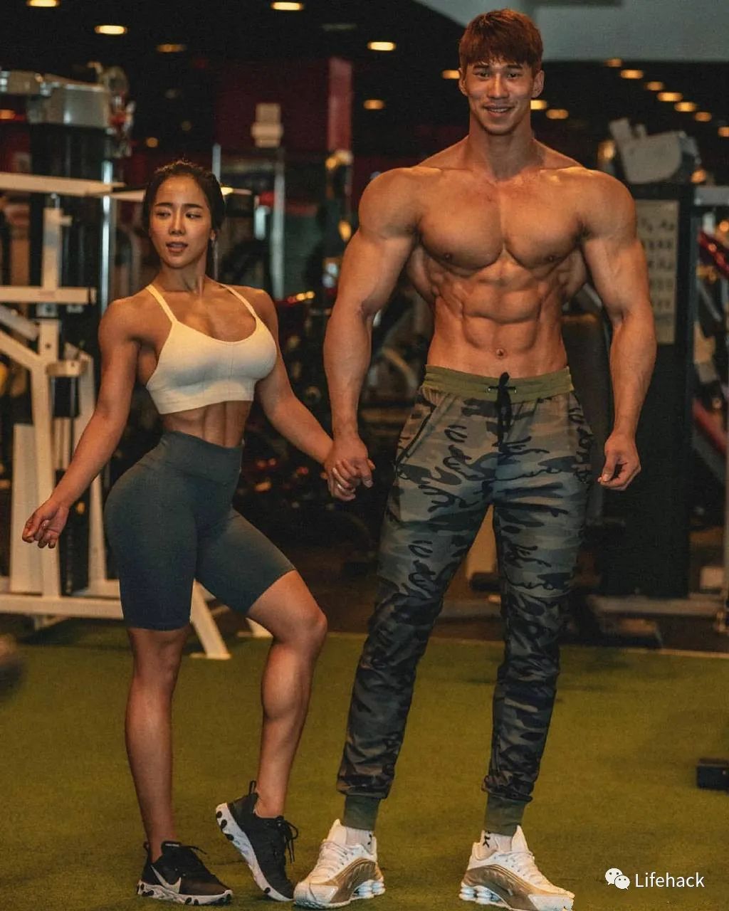 肌肉男女实力强啪，帅翻整个健身圈