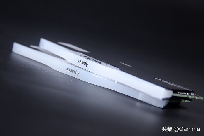 公认散热好的itx机箱,支持240水冷和RGB光控的itx机箱