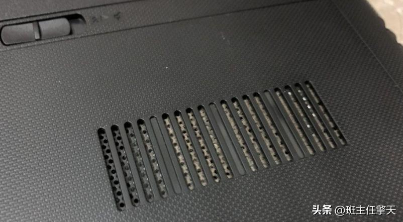 联想笔记本清理灰尘技巧+修理断裂的螺丝柱