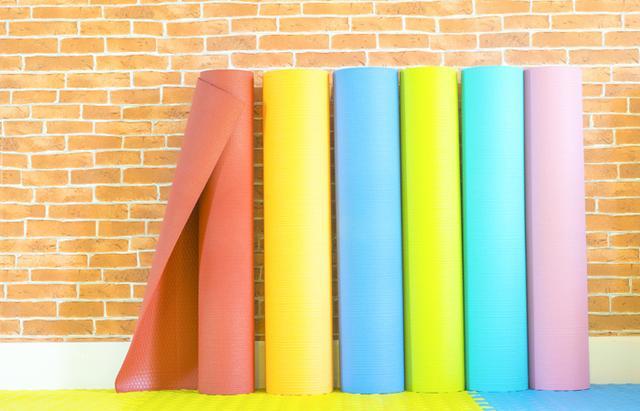 初学者适合用哪种类型的瑜伽垫,瑜伽垫怎么选择适合自己的