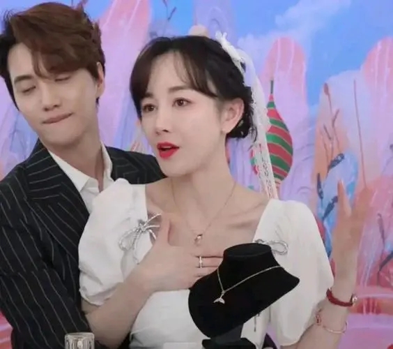 6对撞名女星，同名不同命，有人处成姐妹，有人无辜受牵连