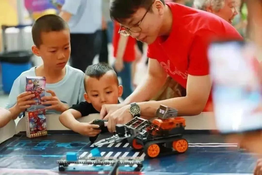 学好编程语数外都不愁,语数英编程现在哪个重要点