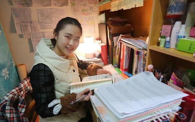 发现女儿早恋的正确引导方法初中,初中发现女儿早恋的正确引导方法