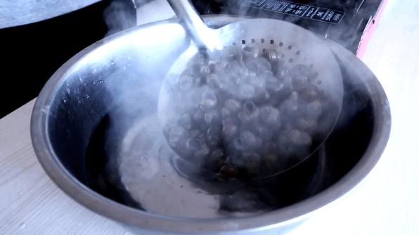 黄鳝不吃田螺有什么道理,田螺后面的尾巴可以吃吗