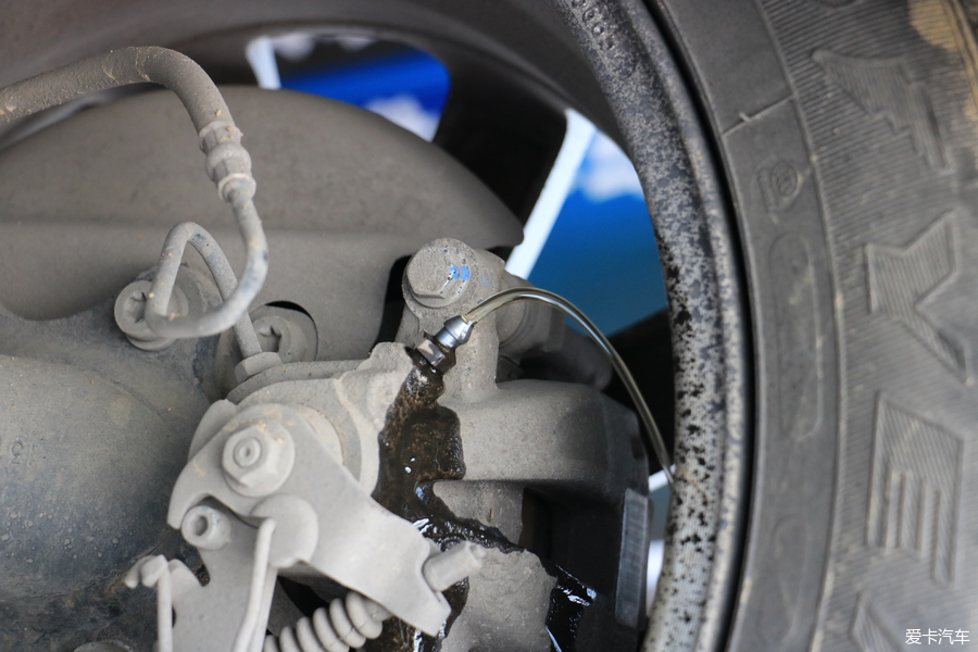 汽车5万km左右需要更换哪些零件,30万公里的车应该换哪些零部件