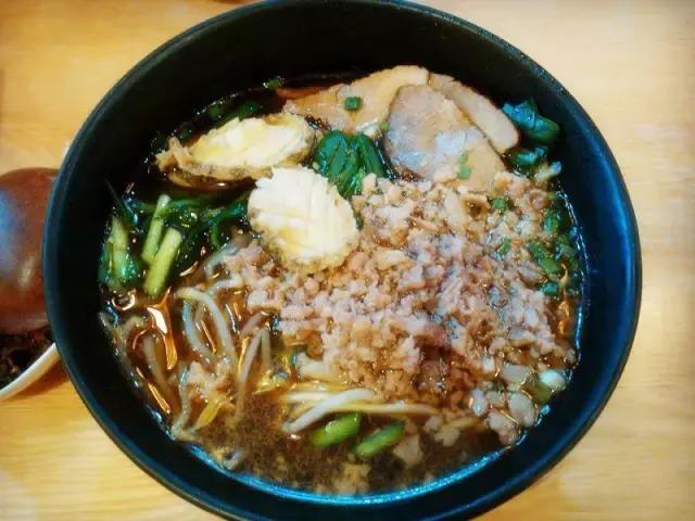 云南米线的花式吃法你试过几种,云南米线的正宗吃法