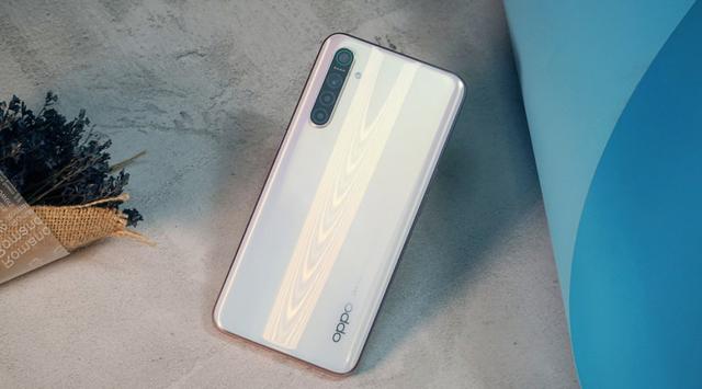 目前最值得入手的一款千元机,现在的千元机哪款更值得入手