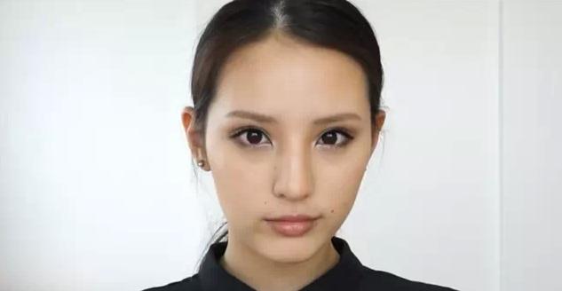 肤色偏黑想化妆成冷白皮怎么办,肤色黑怎么化妆不显老