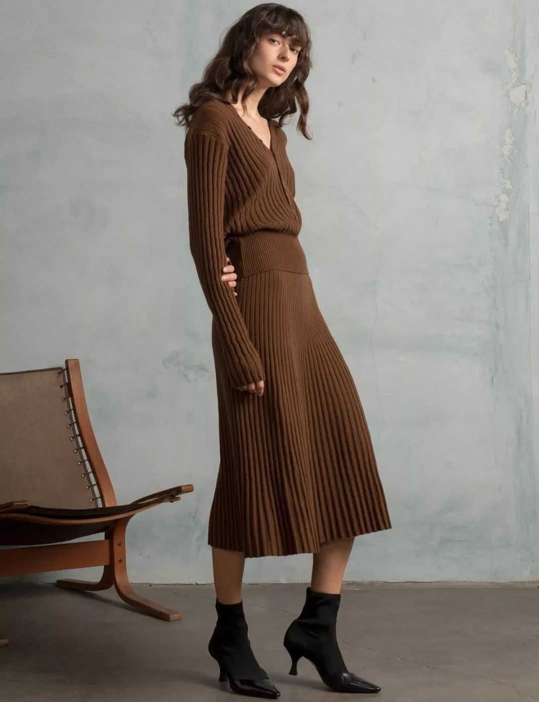 冬天气质淑女型穿搭,穿清冷慵懒风衣服