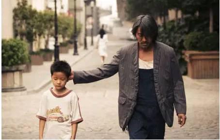 周星驰拍少林足球的片场现场,周星驰拍少林足球几岁