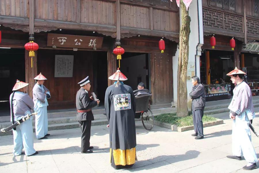 鲁迅笔下的鲁镇是什么样的地方,鲁迅小说中的鲁镇是个怎样的地方