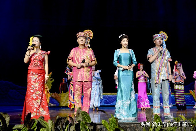 西双版纳泼水节攻略,西双版纳傣族泼水节和广西泼水节