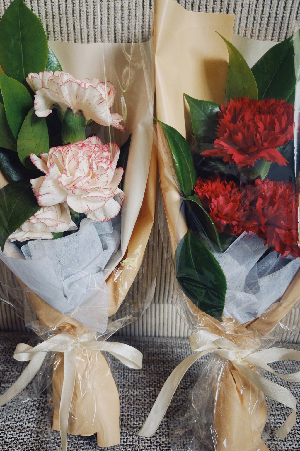 奚梦瑶何猷君大豪门家族合照,奚梦瑶晒与老公何猷君合照