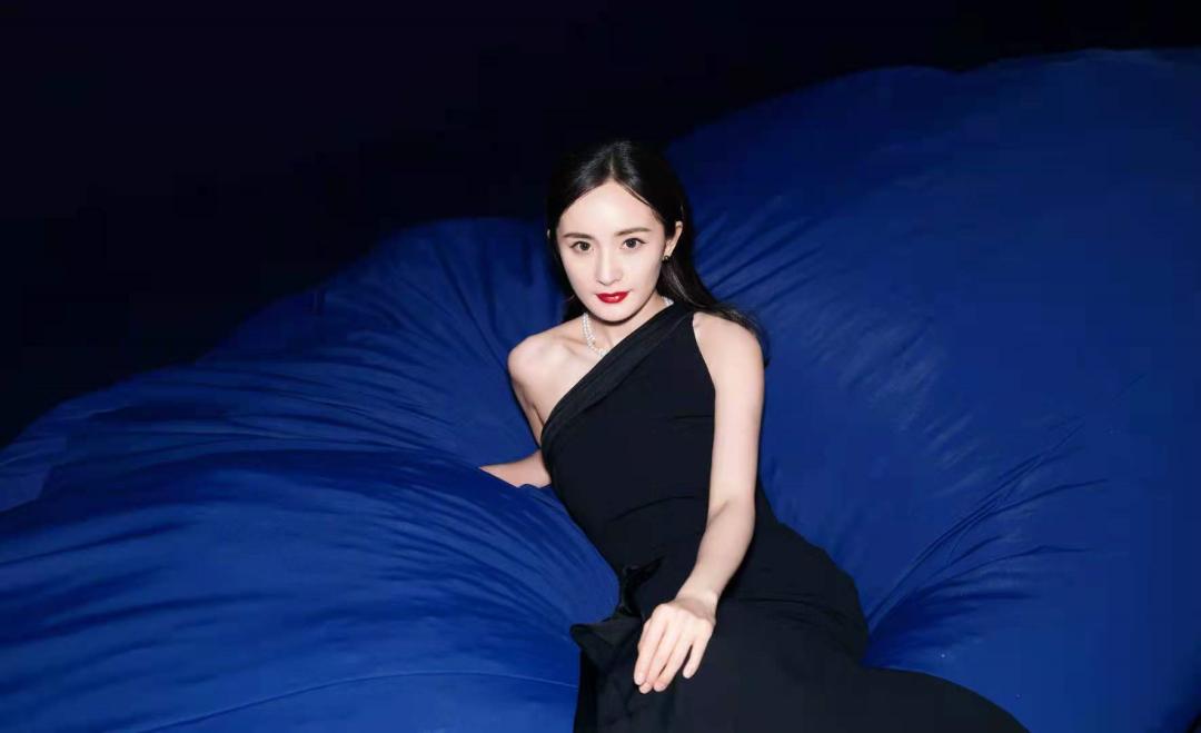 王菲谢霆锋复合回忆坎坷情史,谢霆锋王菲罕见世纪同台