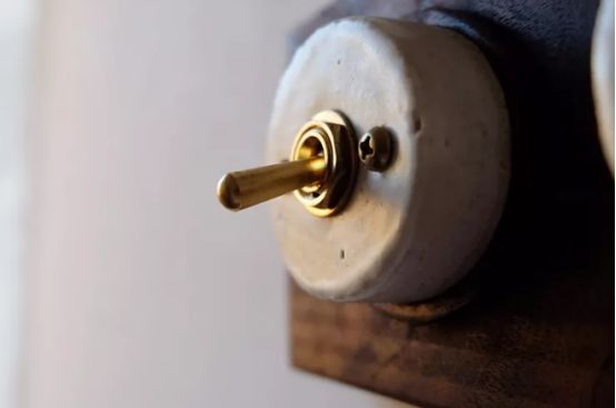 这巴掌大的地方，90%的家都装的雷同