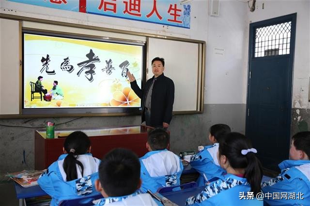 年薪50万，拒了！五峰“深山红烛”向宏佳扎根深山24年