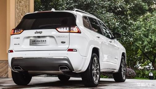 新车比汉兰达还帅的车型,大七座四驱车长5米比汉兰达大气