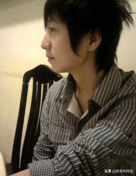你一定从没听过这个网红名字，而他却贯串了你们整个青春时代