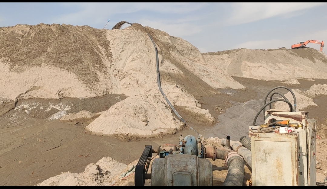 「长安札记」渭河临潼段正成为盗砂者的“掘金天堂”