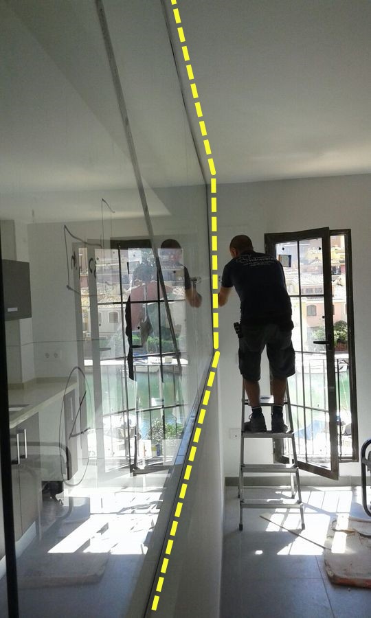 整个房子都是玻璃墙好吗,厨房半开放式玻璃墙好吗安全吗