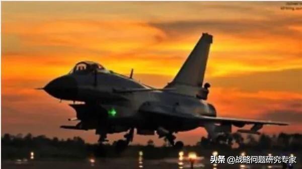 歼10始末,歼10有坠毁过吗