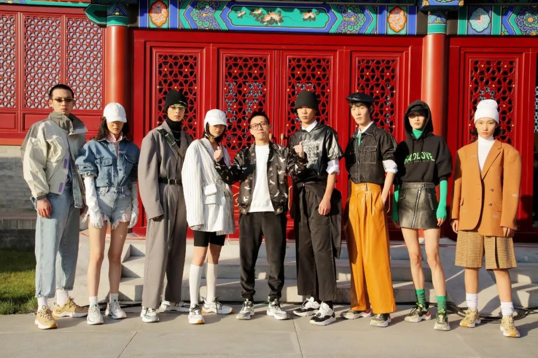 奥康夏天特价鞋,奥康最近发布会