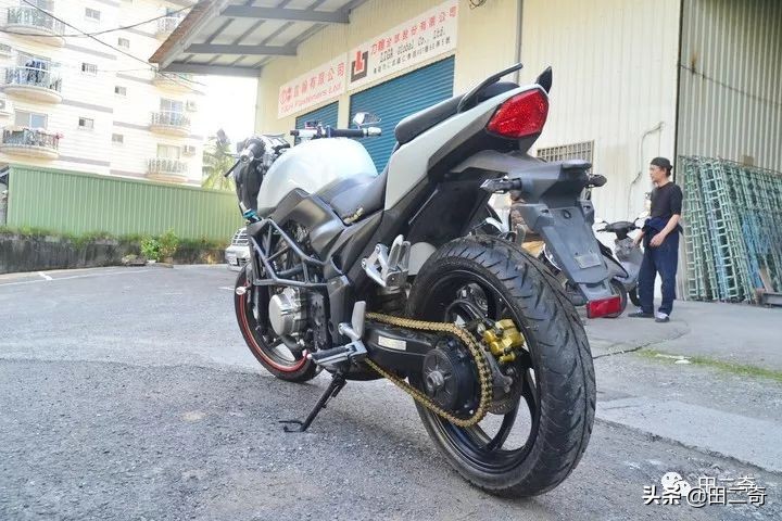 19款SYM新车发布，搭载ZXR400引擎，超炫涡*大轮**灯指纹启动