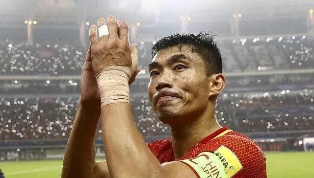 梅西c罗落泪卡卡,梅西c罗感人瞬间