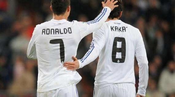 卡卡和c罗最近一次互动,卡卡和c罗踢了几年球