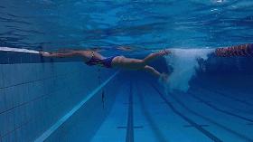 3步学会自由泳换气游得更轻松,三步骤让你掌握自由泳转身技术