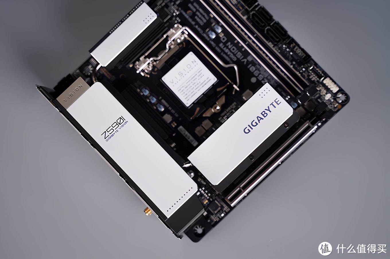 乔家一物：大号ITX装机分享，黑白美学的体现